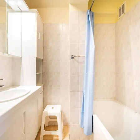 Near Belgian Coast With Sea View 아파트 *