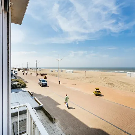 아파트 Near Belgian Coast With Sea View 코크시데