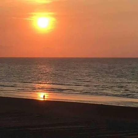 Апартаменты Near Belgian Coast With Sea View Коксейде